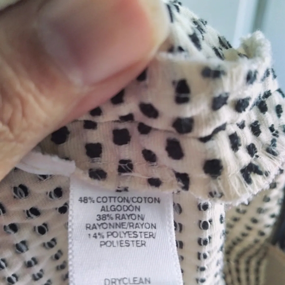 Ann Taylor Loft Textured Dress Shorts, size 12 - Picture 8 of 9